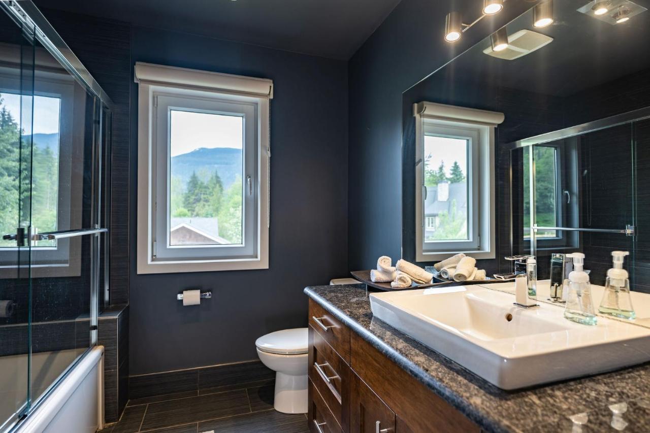Aspen Lodge By Revelstoke Vacations 외부 사진